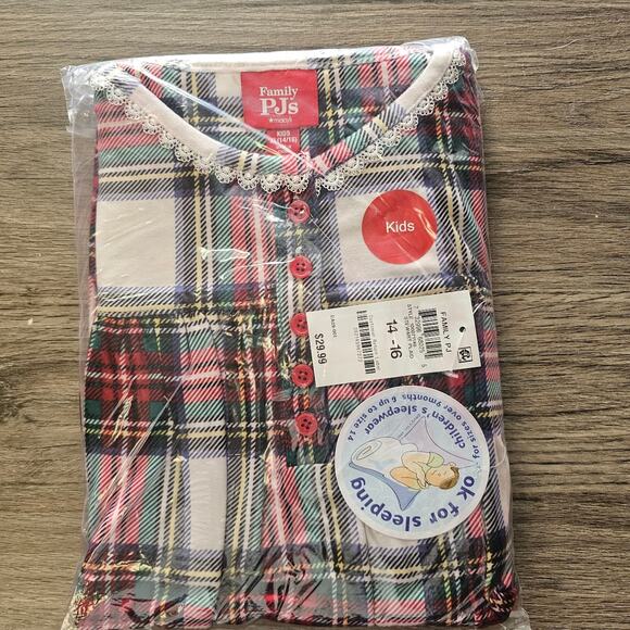Matching Kids Stewart Plaid Family Pajamas Nightgowns Size 14-16 Red NWT - Picture 3 of 3
